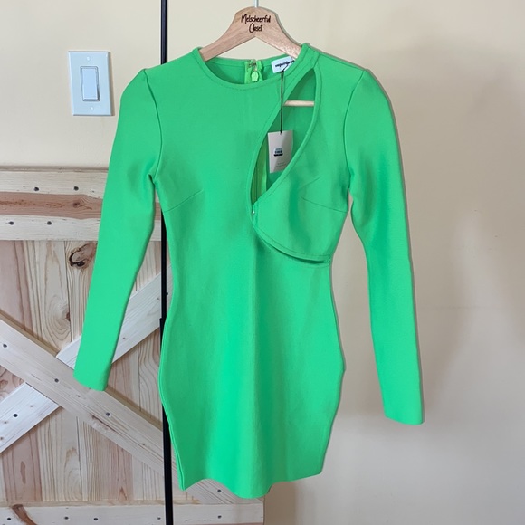 Sasha Bandage Mini Dress in Bright Green
superdown - Picture 7 of 12